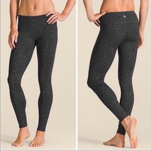 Grey Athleta Paisley Chaturanga Tight Sz S Petite